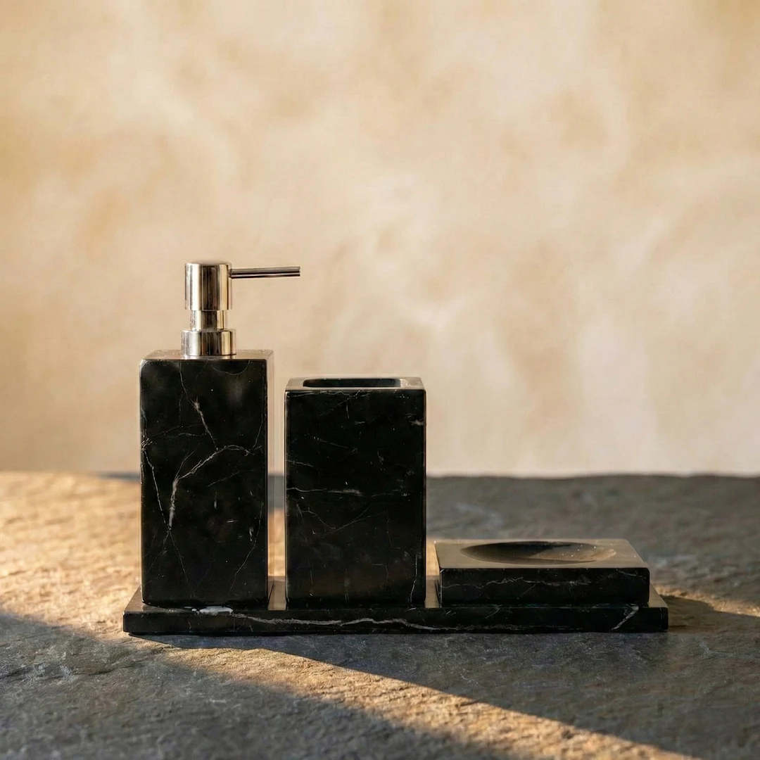 Ensemble d'accessoires Salle de Bain Carré, Petra, Marbre Nero Marquina, Pompe Chromée