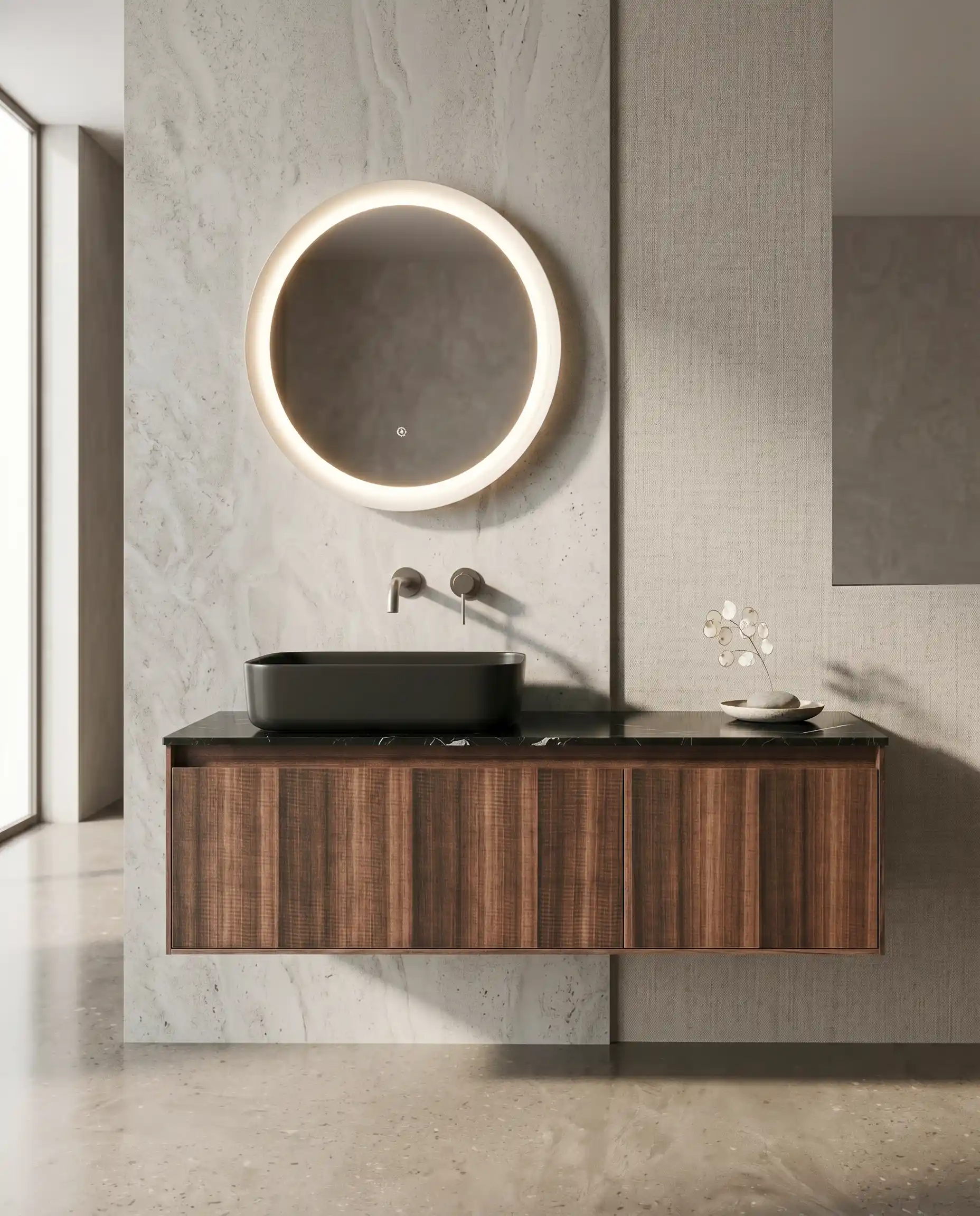Grand meuble vasque suspendu en bois Molène 120 cm, plan de toilette en marbre véritable Nero Marquina et vasque noire mate rectangulaire