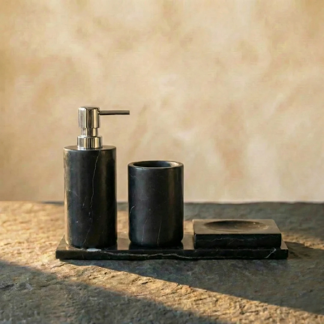 Ensemble d'accessoires Salle de Bain rond , Petra , Marbre Nero Marquina, Pompe Chromée